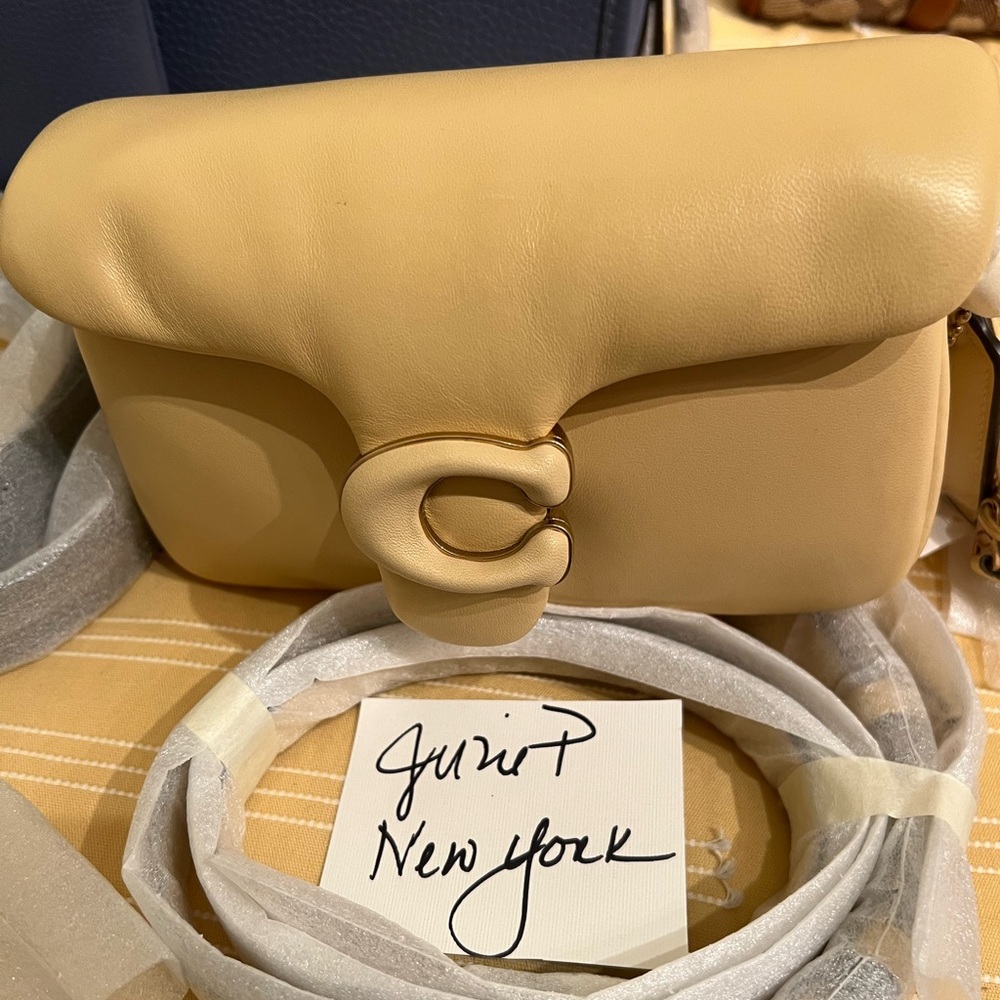 NWOT COACH PILLOW TABBY 18 - VANILLA